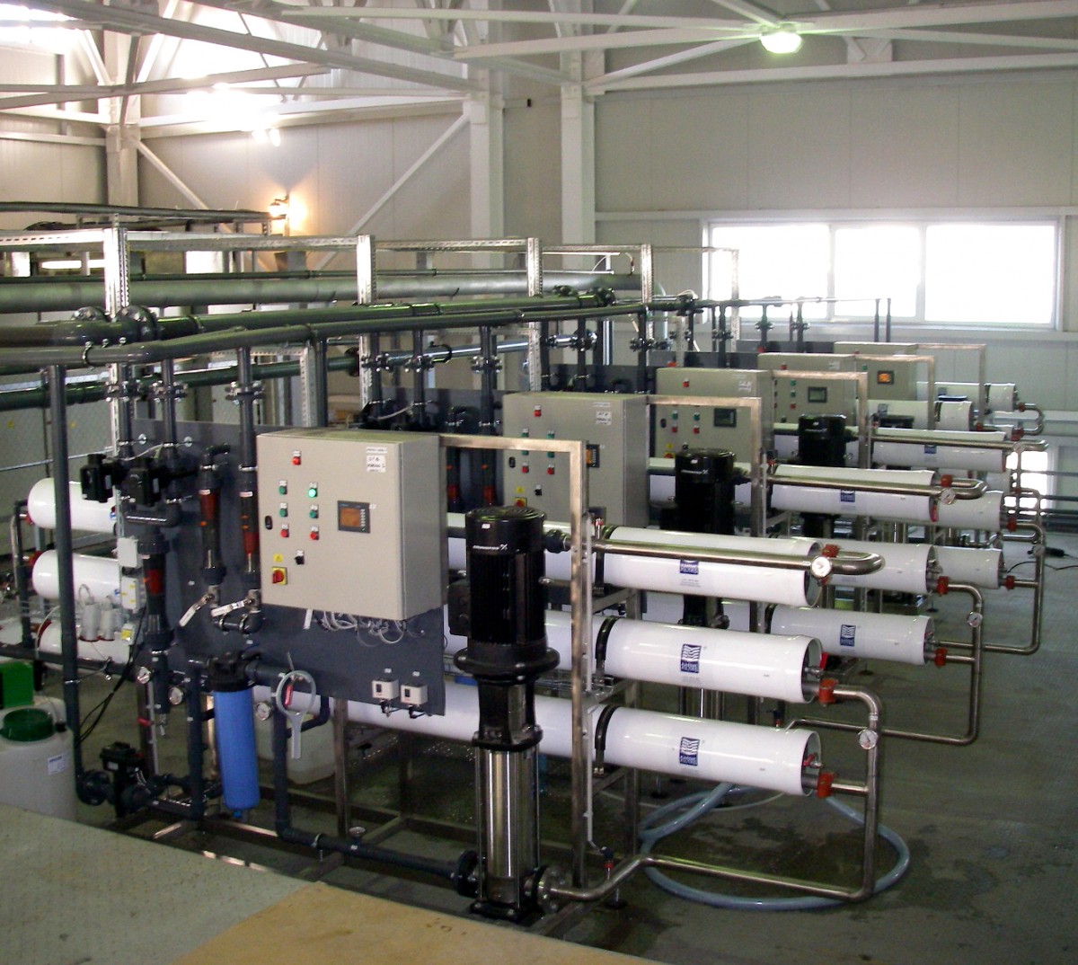 Установка комплекса оборудования для обработки воды на энергоблоке предприятия